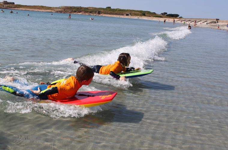 learn to bodyboard and surf with the Guernsey surf school - Vazon Bay